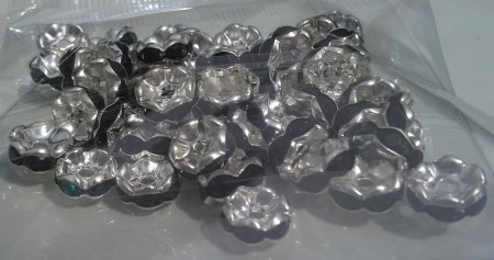 * artnr rop2,5 Rondeller 8x3mm. Färg se bild