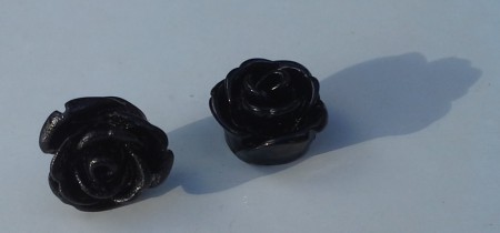 ¤ artnr. öpr5 Svarta resin rosor, 10 mm. 