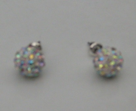 Nya öronhänge. Med ab lyster. 50kr