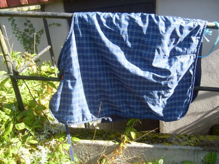 Stl full. Ländtäcke, lagat på flera ställe 20kr